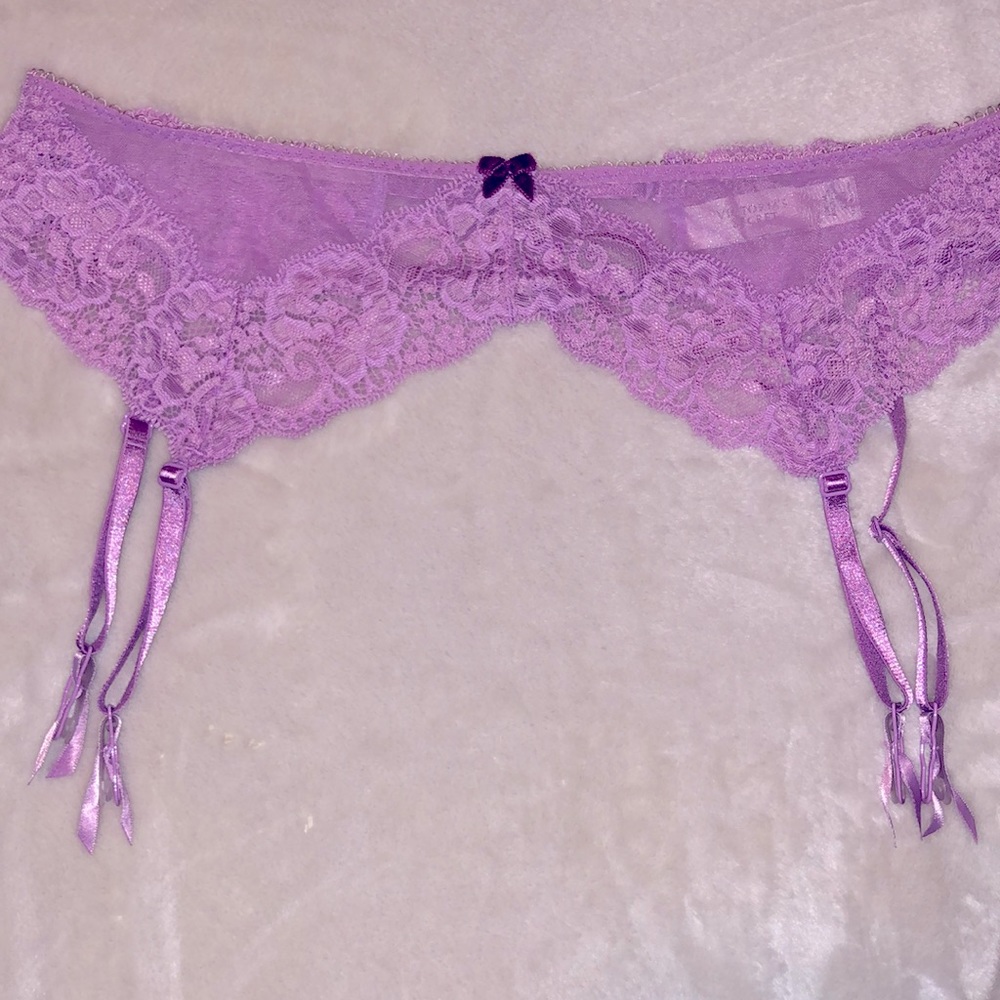 DREAM ANGELS Victoria’s Secret Plum Lavender Purple Lace Garter Belt - Size XS/S
